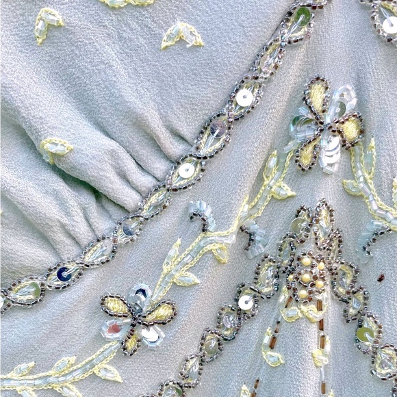 Adrianna Papell Silk Sequined Dressy Top.  Pale Green, Lined Size Large - Picture 10 of 15